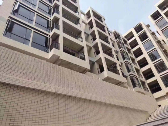 濱海藍(lán)灣一房二廳：47㎡低于市場(chǎng)價(jià)2000一平方