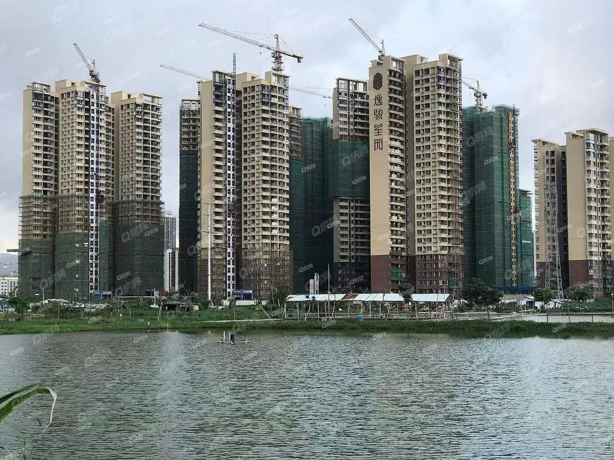 逸駿星園，星光明月花園均價16000元/平