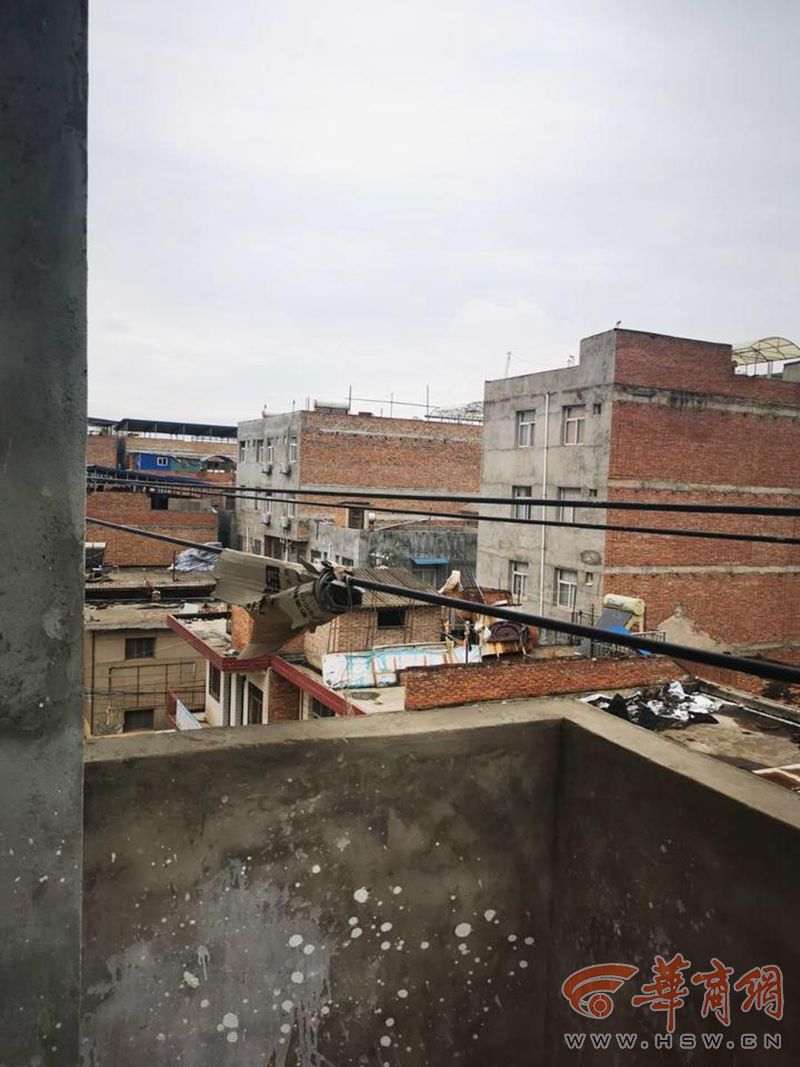 實(shí)際上都是做著這些回遷房的中介門(mén)店