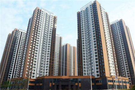 進(jìn)而導(dǎo)致商鋪業(yè)主不得不降低租金門(mén)檻