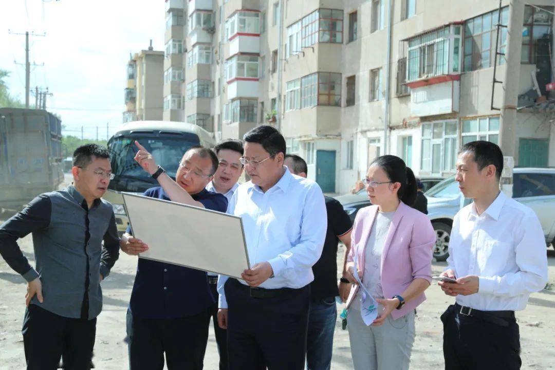 現(xiàn)在由區(qū)政府的曹斌副調(diào)研員負責(zé)此事